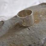 Bunny Silhouette Ring: A st..