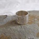 Bunny Silhouette Ring: A st..
